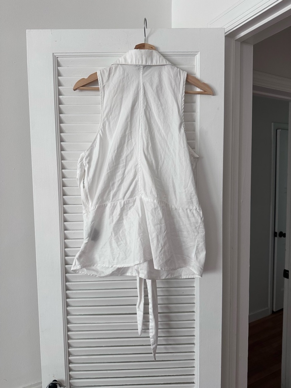 Donna Karan - Sleeveless White Tie-Front Collared Women's Top with shell - Picture 5 of 7